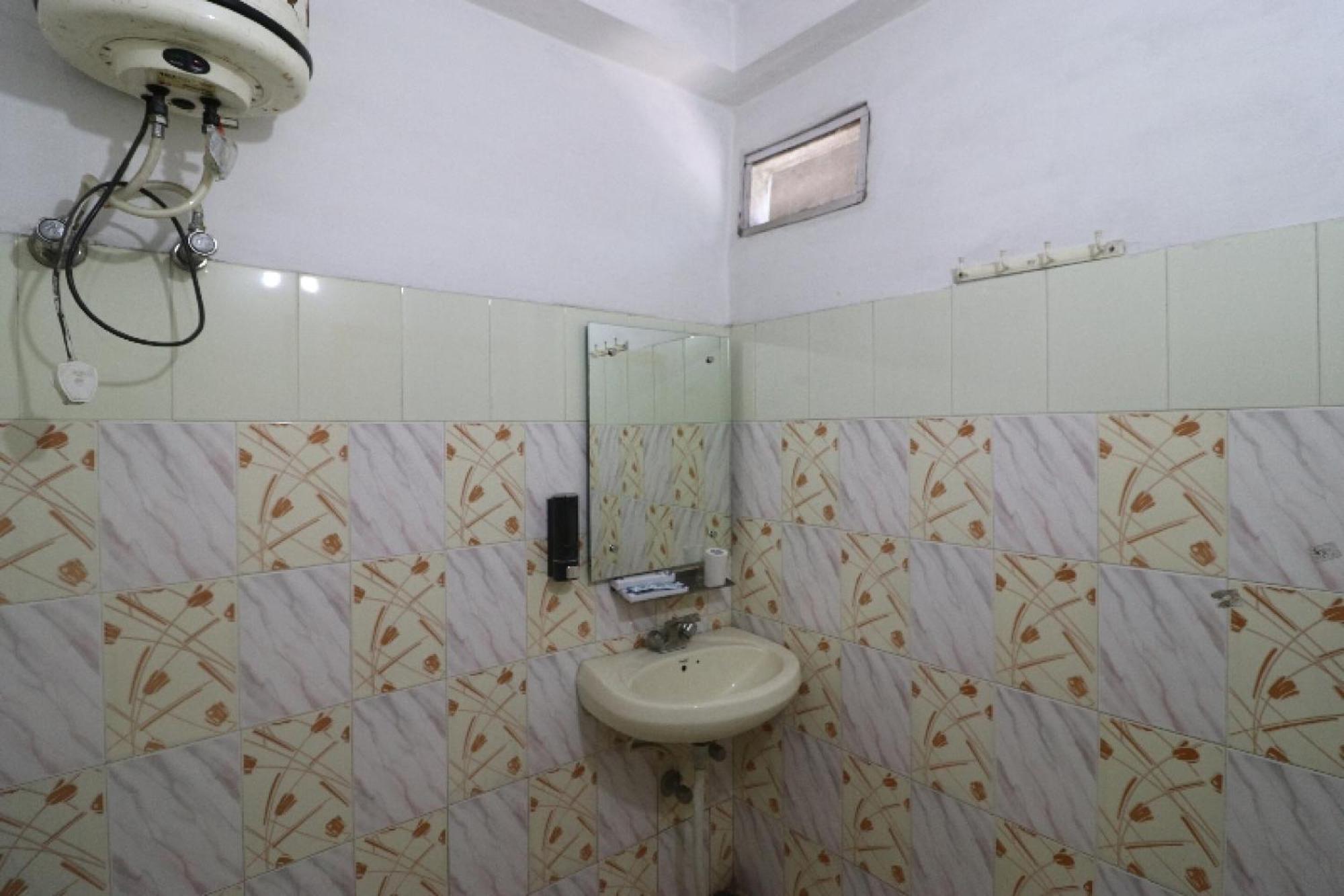 Hotel O Beas Regency Manāli Kültér fotó