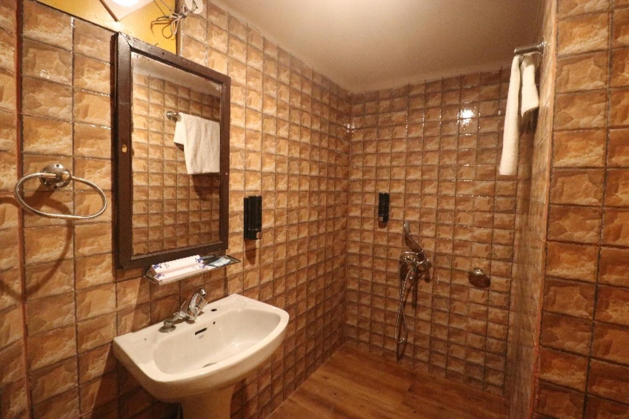 Hotel O Beas Regency Manāli Kültér fotó